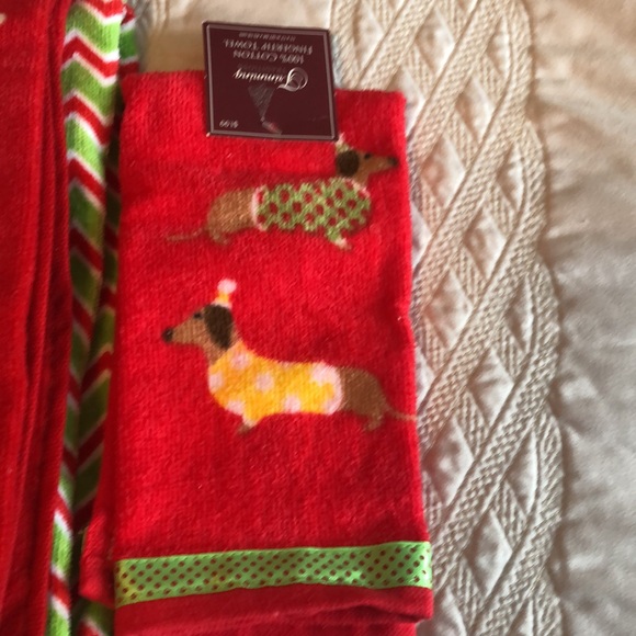 NWT hand towels and fingertip towels.Dashound . - Picture 3 of 3